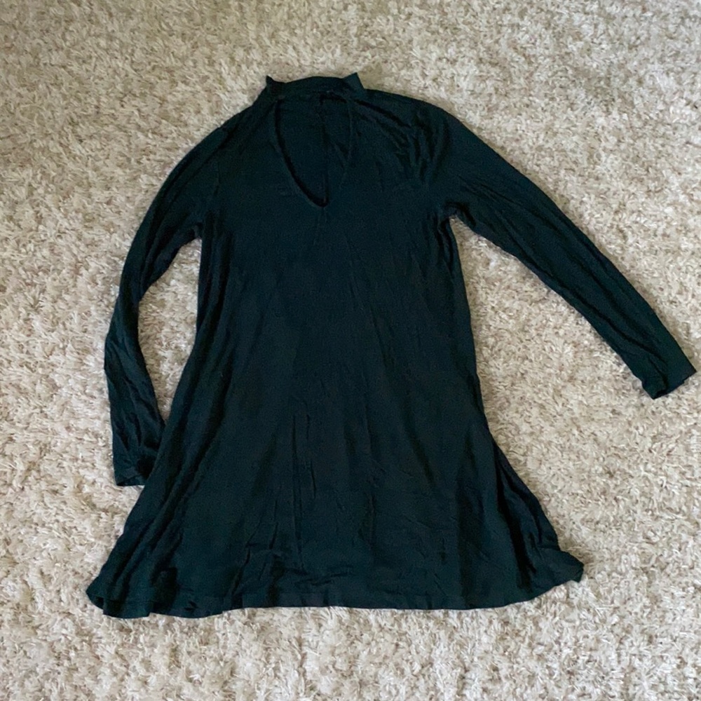 Keyhole Front Long-sleeve Dress